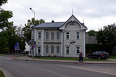 min 832 13.jpg